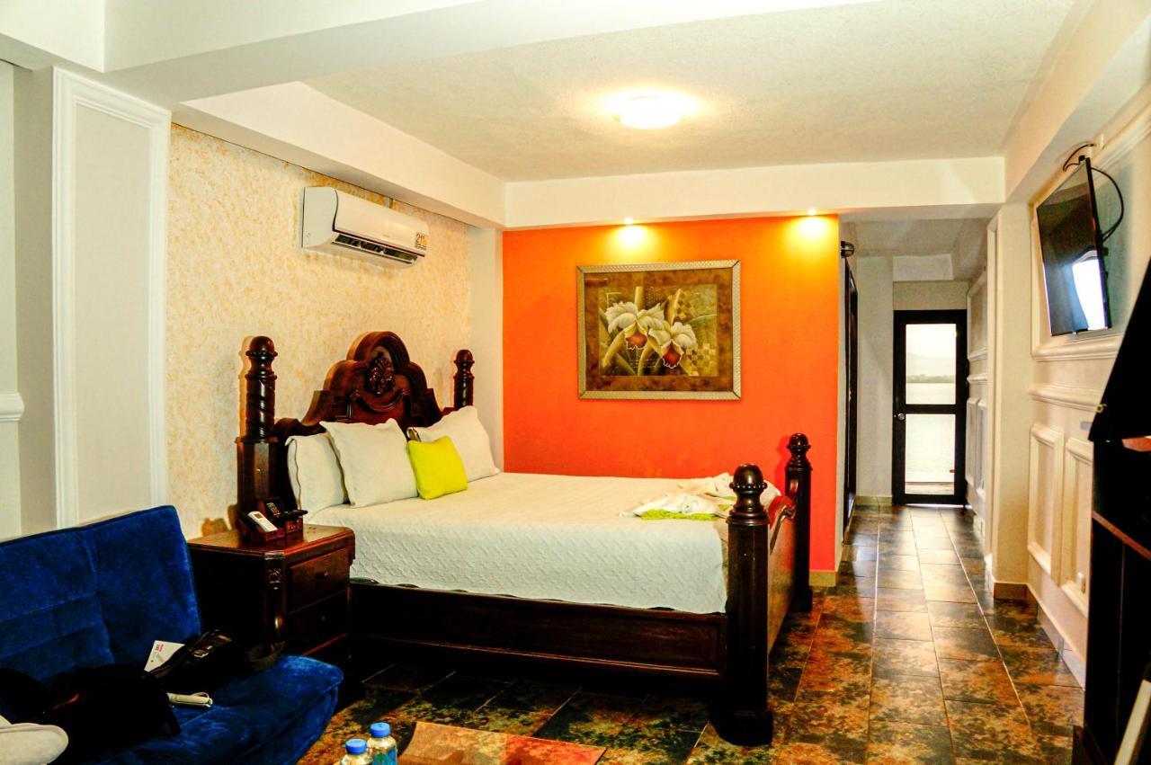 Castillo de San Felipe Hotel Mi Paraiso Rio Dulce מראה חיצוני תמונה