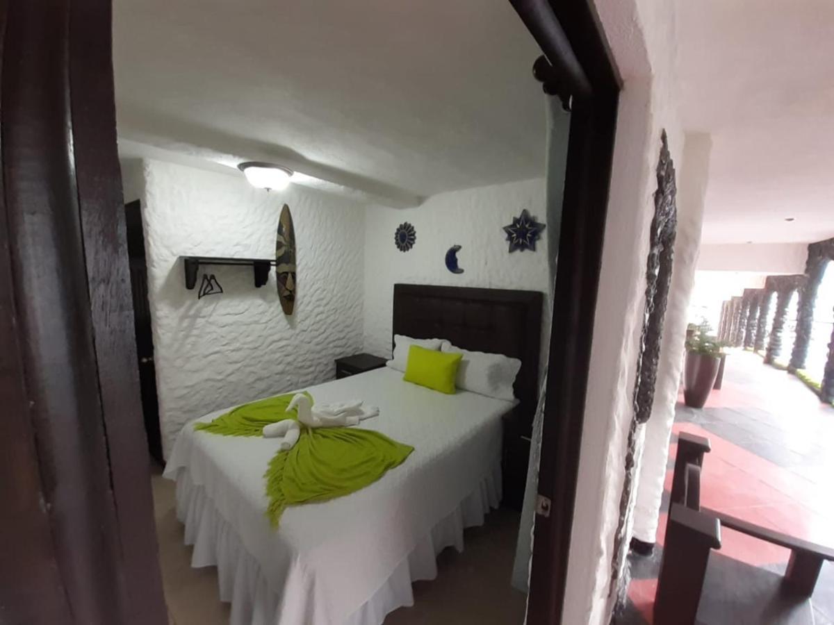 Castillo de San Felipe Hotel Mi Paraiso Rio Dulce מראה חיצוני תמונה