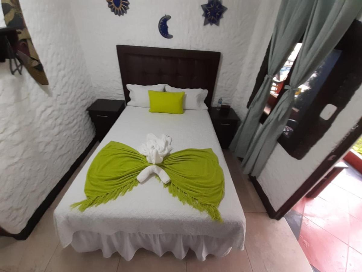 Castillo de San Felipe Hotel Mi Paraiso Rio Dulce מראה חיצוני תמונה